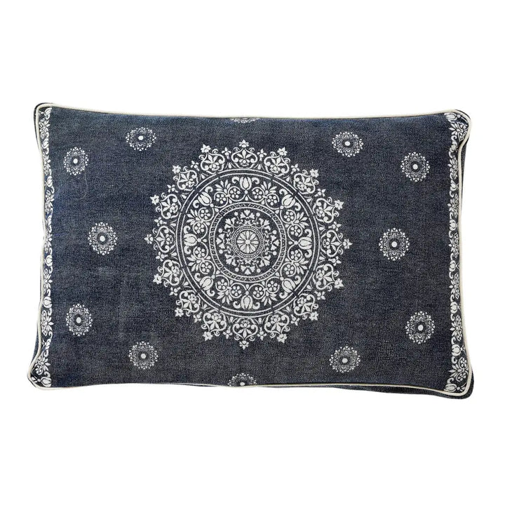 24" X 36" Stonewashed Blue Medallion Pillow Style Pet Bed With Removable Cover Homeroots