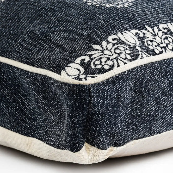 24" X 36" Stonewashed Blue Medallion Pillow Style Pet Bed With Removable Cover Homeroots