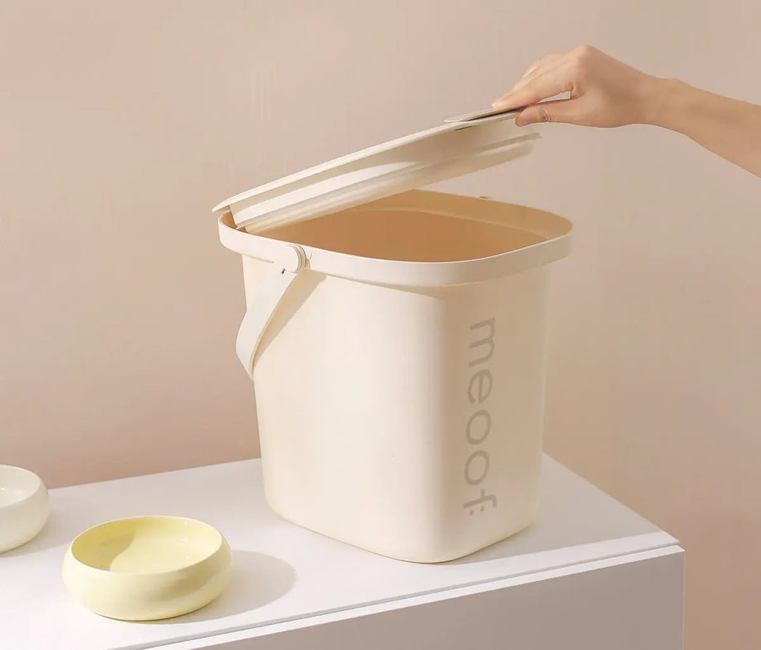 Smart Vacuum 13L Cream Pet Food Container - Gazebo Pet Hub
