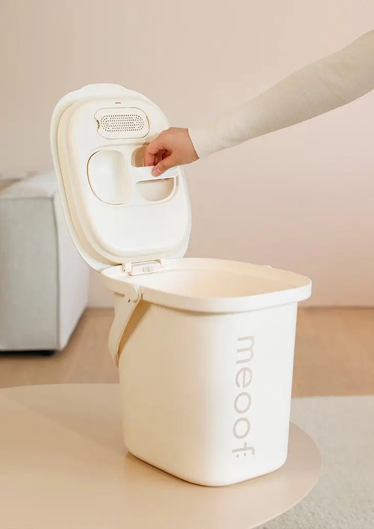 Smart Vacuum 13L Cream Pet Food Container - Gazebo Pet Hub