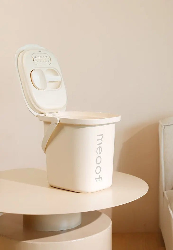 Smart Vacuum 13L Cream Pet Food Container - Gazebo Pet Hub
